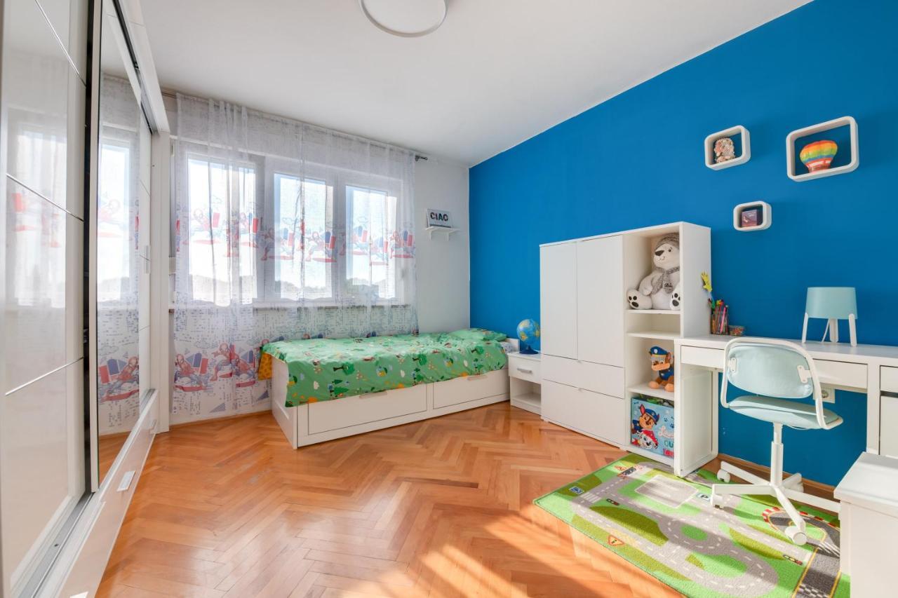 Apartment Niksa Pula Exteriör bild